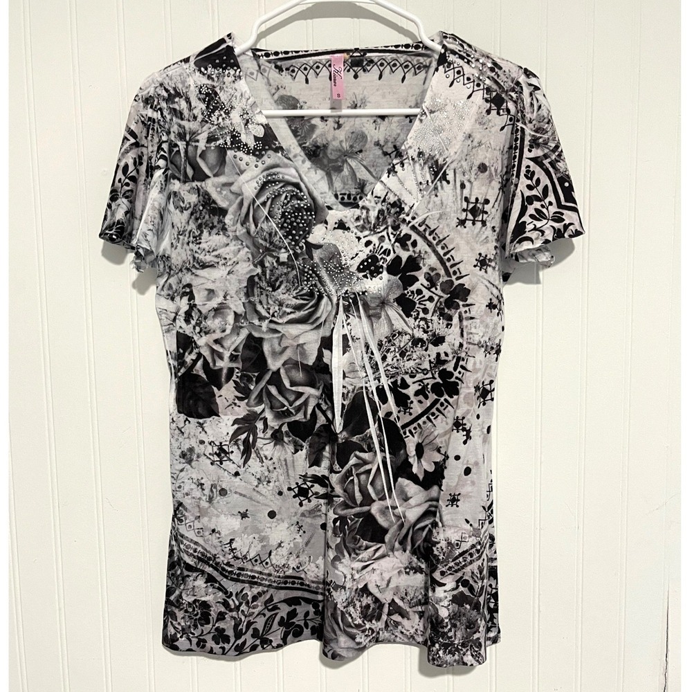 Kiara V-Neck Top Women Small Black White Floral Rhinestone Y2K Tee
